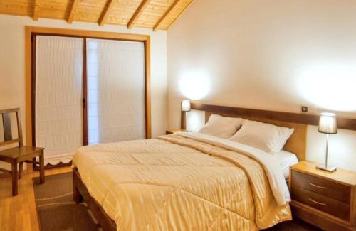 Vieira do Minho Casa | Comfortable Countryside House in Eira-Vedra with Shared Pool