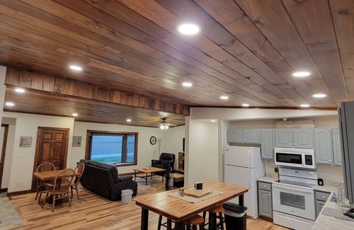 Sparta Casa | Comfortable Country Home w Expansive Views of Beautiful Big Creek Valley