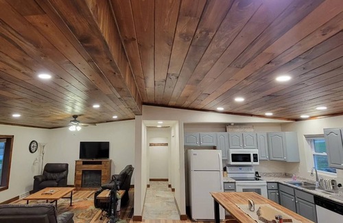 Sparta Casa | Comfortable Country Home w Expansive Views of Beautiful Big Creek Valley