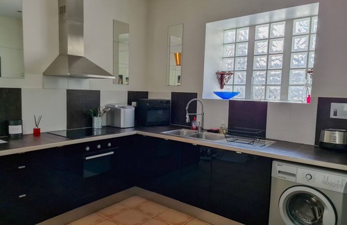 Saint-Priest Casa | Comfortable double room with terrace view in charming house