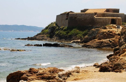 Giens Apartamento | Cómodo dúplex en la península de Giens con vistas al mar Porquerolles