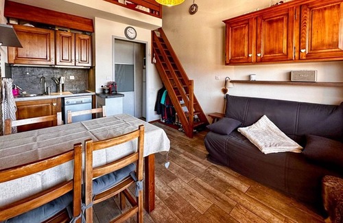 Cohennoz Apartamento | Dúplex cómodo para 4 pers. cerca de pistas, con balcón y parking