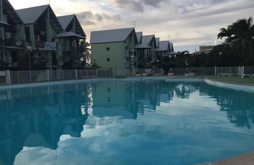 Bas du Fort Apartamento | Comfortable duplex pool and beach