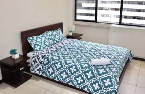 Tarqui Apartamento | Suite cómoda, elegante en Puerto Santa Ana, Guayaquil.
