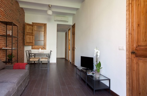 La Sagrada Familia Apartamento | Comodo apartamento con balcón para familas