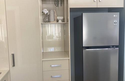 Glenelg East Casa | Comfortable, family sized, close to tram, explore the Festival City.