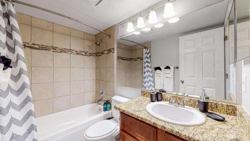 Prides Crossing Casa | Comfortable Family Friendly Home on Quincy Reservoir
