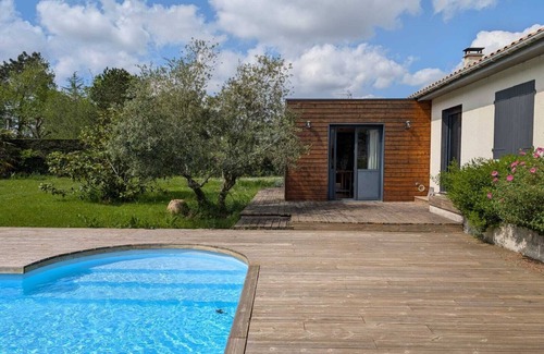 Tresses Casa | Comfortable family home with pool 10 minutes from Bordeaux