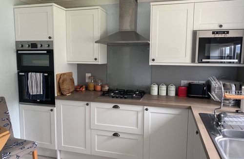 Street Casa | Comfortable Family Home Adjacent to Millfield School and Near Clarks Village