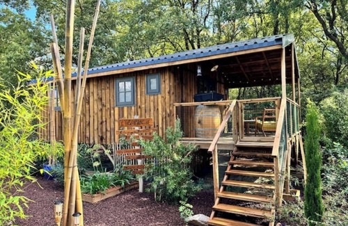 Clermont-l'Herault Cabina | Comfortable wooden cabins for rent (heating & air-conditioning).