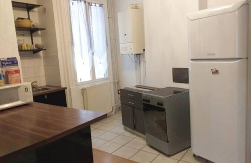 Neuville-sur-Saone Apartamento | Comfortable 5-room apartment