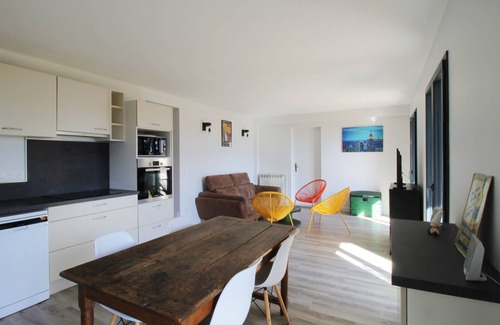 Le Bourget-du-Lac Apartamento | Comfortable garden level 2 minutes from the lake on foot!