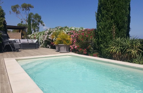 Oletta Apartamento | Cómodo apartamento de una planta con acceso a la piscina.