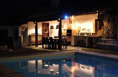 Araras Cabaña | Comfortable house, beautiful view in Serra de Petrópolis. Swimming pool, barbecue
