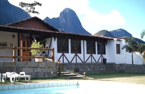 Araras Cabaña | Comfortable house, beautiful view in Serra de Petrópolis. Swimming pool, barbecue