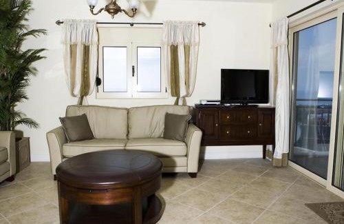 Adele Casa | Comfortable holiday house for 10 persons, with swimming pool