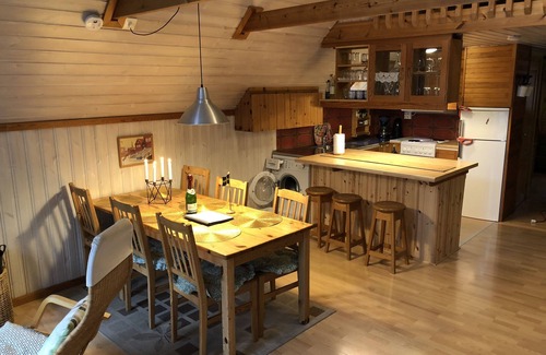 Vimmerby Casa | Cómoda casa de vacaciones con sauna en un lugar idílico en el bosque cerca de un lago para nadar, hasta 6 p.