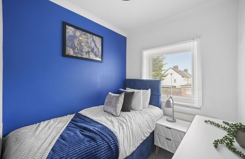 Peterborough Casa | Comfortable home for contractors sleeps 6