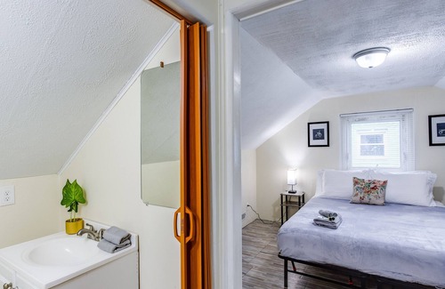 Gates-North Gates Casa | Comfortable Home In the Suburb close to Dwtn/Airport/UofR