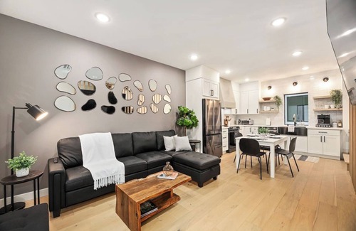 Genesee Casa | Comfortable Home in the Heart of West Seattle