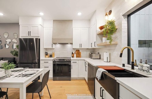 Genesee Casa | Comfortable Home in the Heart of West Seattle