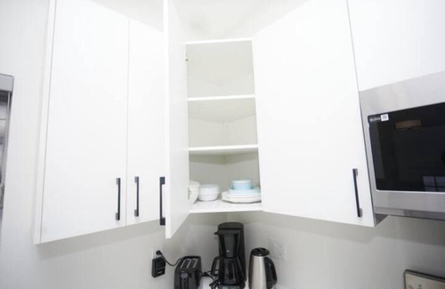 St. James Casa | Comfortable home near airport