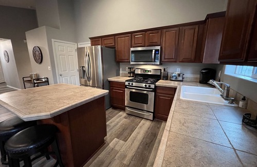 Woodburn Casa | Comfortable home near Outlets, Wineries and Tulip Festival