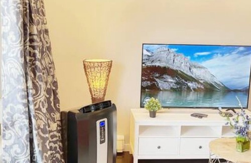 Jasper Place Condominio | Comfortable Home with Easy Access to Amenities