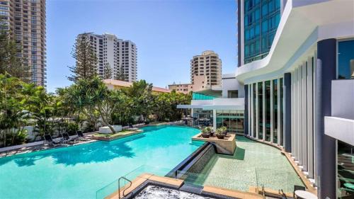 Surfers Paradise Hotel | Comfortable Hotel Studio at Legends Resort - CoastHM