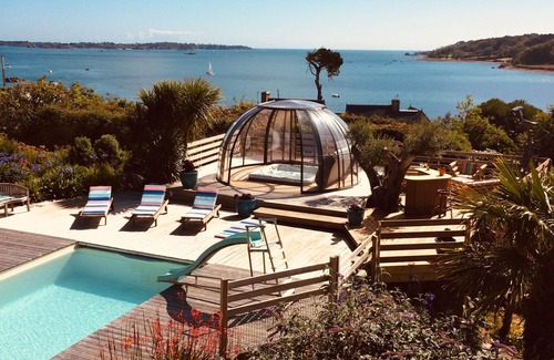 Loguivy Casa | Comfortable house with private pool & spa