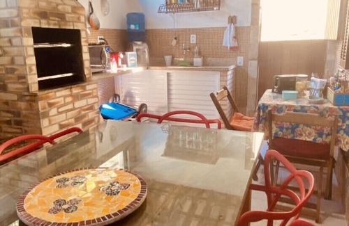 Alto de Buzios Casa | Cómoda casa en Geribá, con barbacoa interna, piscina y TV.