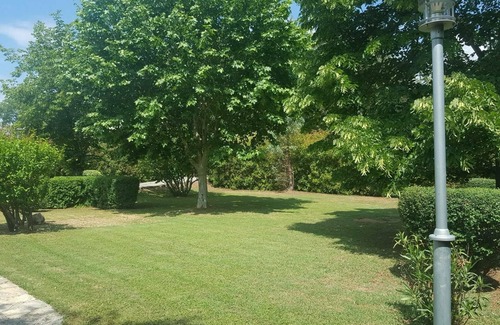 Saint-Maximin-la-Sainte-Baume Villa | Cómoda casa con piscina y cancha de tenis privada en el corazón de la provenzal verde