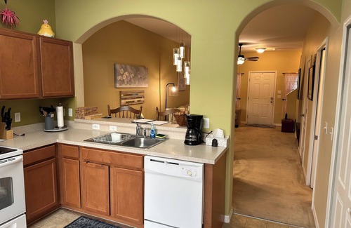 Lakeland Casa | Comfortable house with w/d, Pool, Internet and utilities included