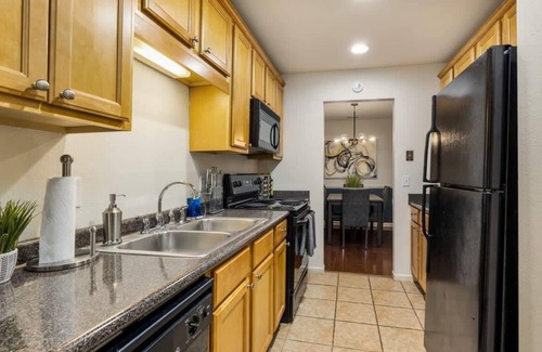Meadowbrook Condominio | Comfortable Hwy 280 Condo with All the Essentials