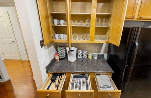 Meadowbrook Condominio | Comfortable Hwy 280 Condo with All the Essentials