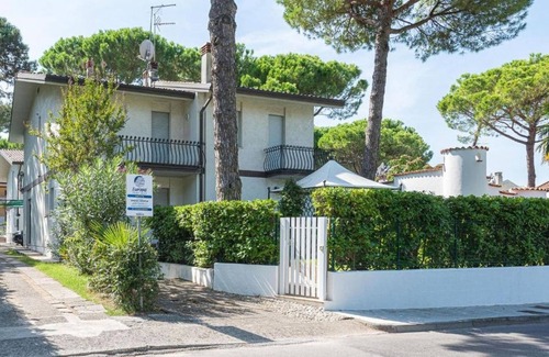 Lignano Pineta Villa | Confortable villa inmersa en la tranquilidad del pinar.
