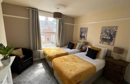 Bedford Apartamento | Comfortable King Bed - Location - Contractors - Family - Parking
