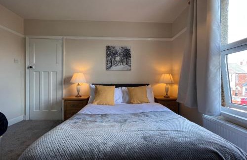 Bedford Apartamento | Comfortable King Bed - Location - Contractors - Family - Parking