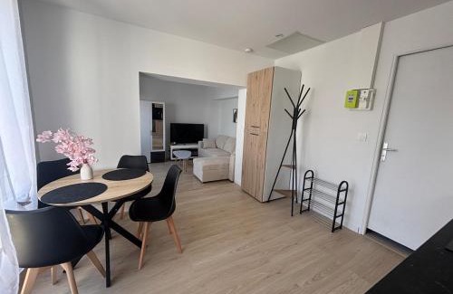 Lanester Apartamento | Comfortable Lanester Studio Close to Lorient & Beaches