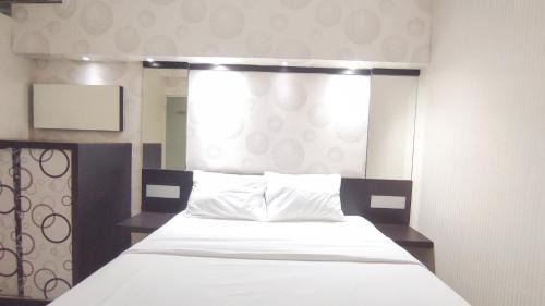 Surabaya Apartamento | Comfortable Living 2BR at Dian Regency Apartment By Travelio