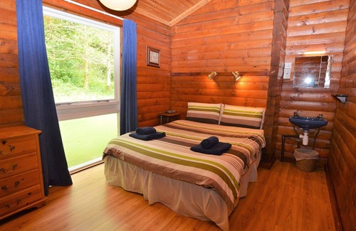 Rashfield Chalet De Esquí | Comfortable lodge, excellant location close to Benmore Gardens, pet friendly.