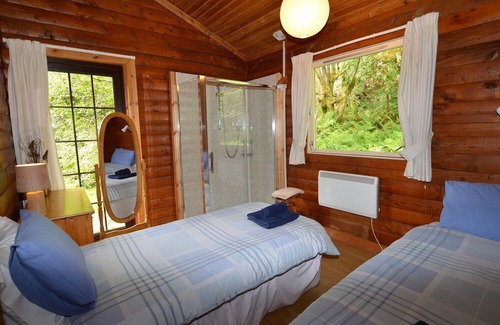 Rashfield Chalet De Esquí | Comfortable lodge, excellant location close to Benmore Gardens, pet friendly.