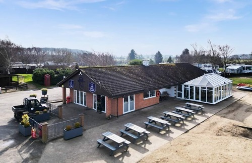 Sawley Chalet De Esquí | Alojamiento de 2 habitaciones en Market Bosworth, near Nuneaton