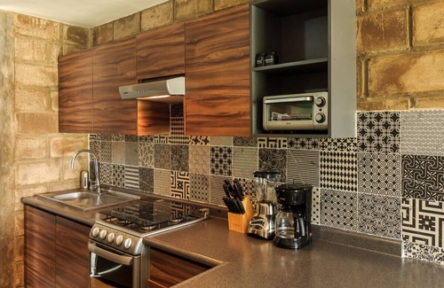 Centro de Guadalajara Apartamento | Comfortable Loft w/Terrace, Gym & Coworking | 2 BD | Tribu Colon