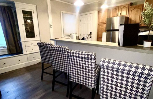 Warren Casa | Comfortable Lower Level Apartment