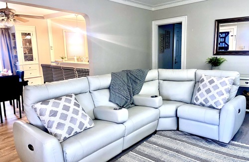 Warren Casa | Comfortable Lower Level Apartment