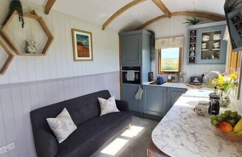 Bridport Chalet De Esquí | Comfortable, luxury shepherds hut with hot tub