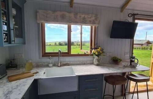 Bridport Chalet De Esquí | Comfortable, luxury shepherds hut with hot tub