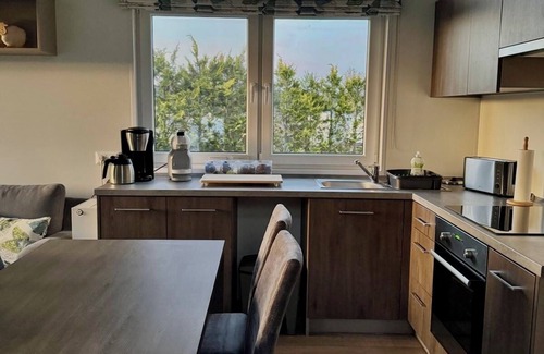 Mitwitz Casa | Comfortable mobile home with large terrace and private parking space.
