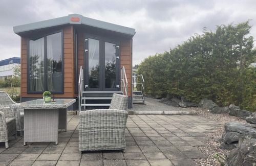 Mitwitz Casa | Comfortable mobile home with large terrace and private parking space.